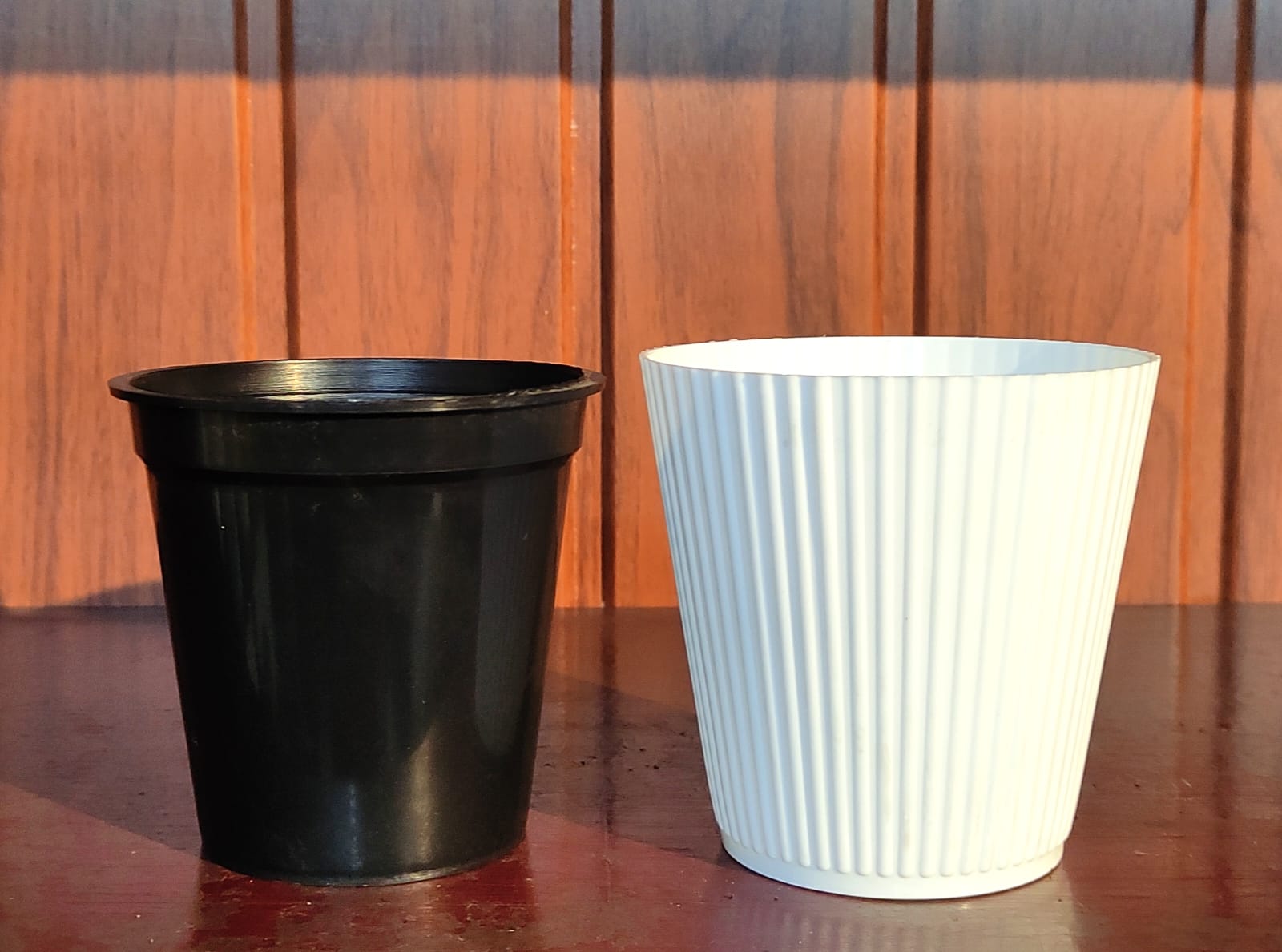 Set of 5 WHITE pots +INNER  pots RING 4 inch