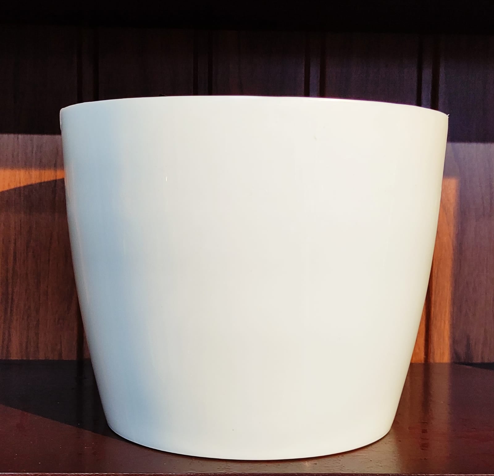 BIG White SELF WATERING POT with Inner pot