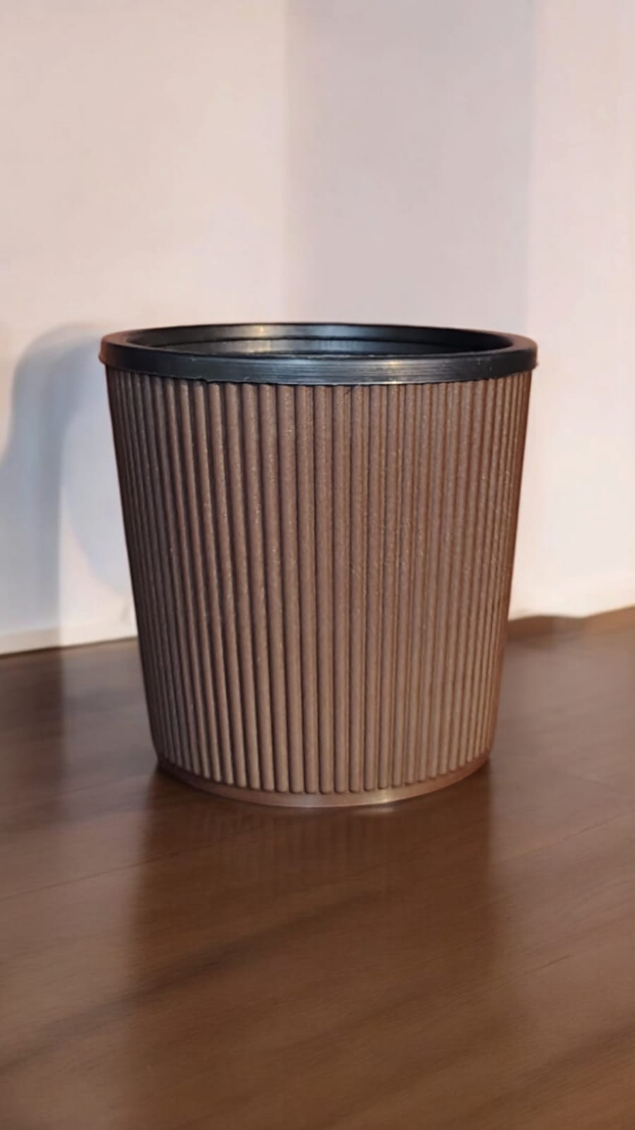 Set of 3 BROWN  pots RESSA 5inch