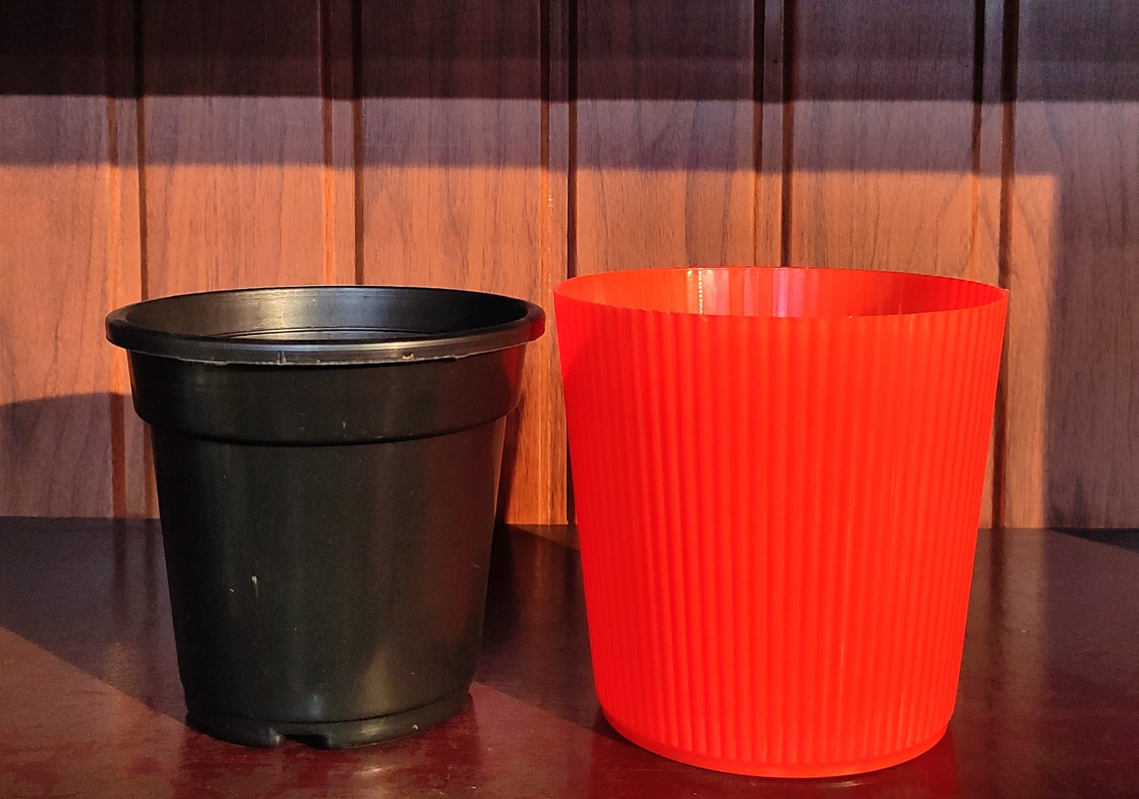 Set of 3 Red POTS +INNER  pots RESSA 5 inch