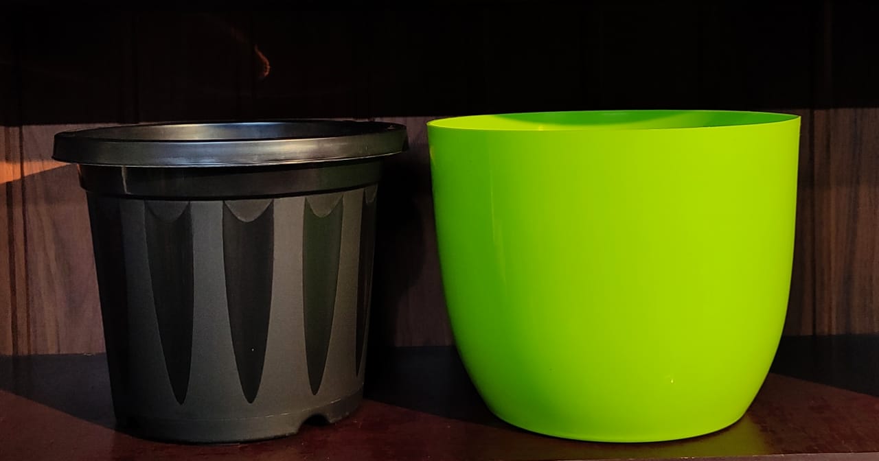 BIG SELF WATERING POT GREEN with INNER POT