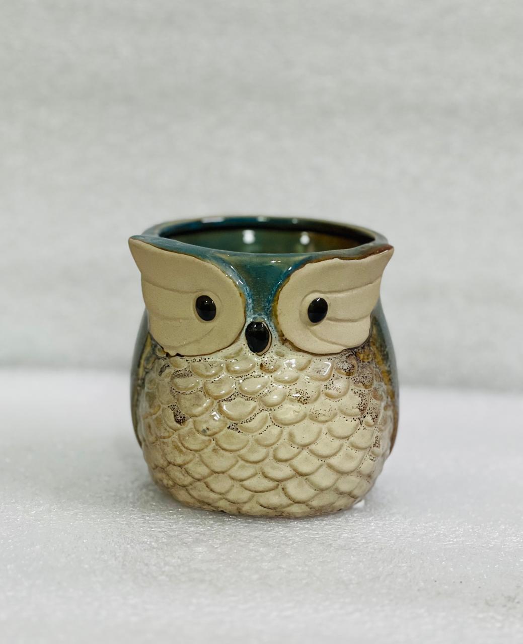 Owl planter Green / Ceramic pot