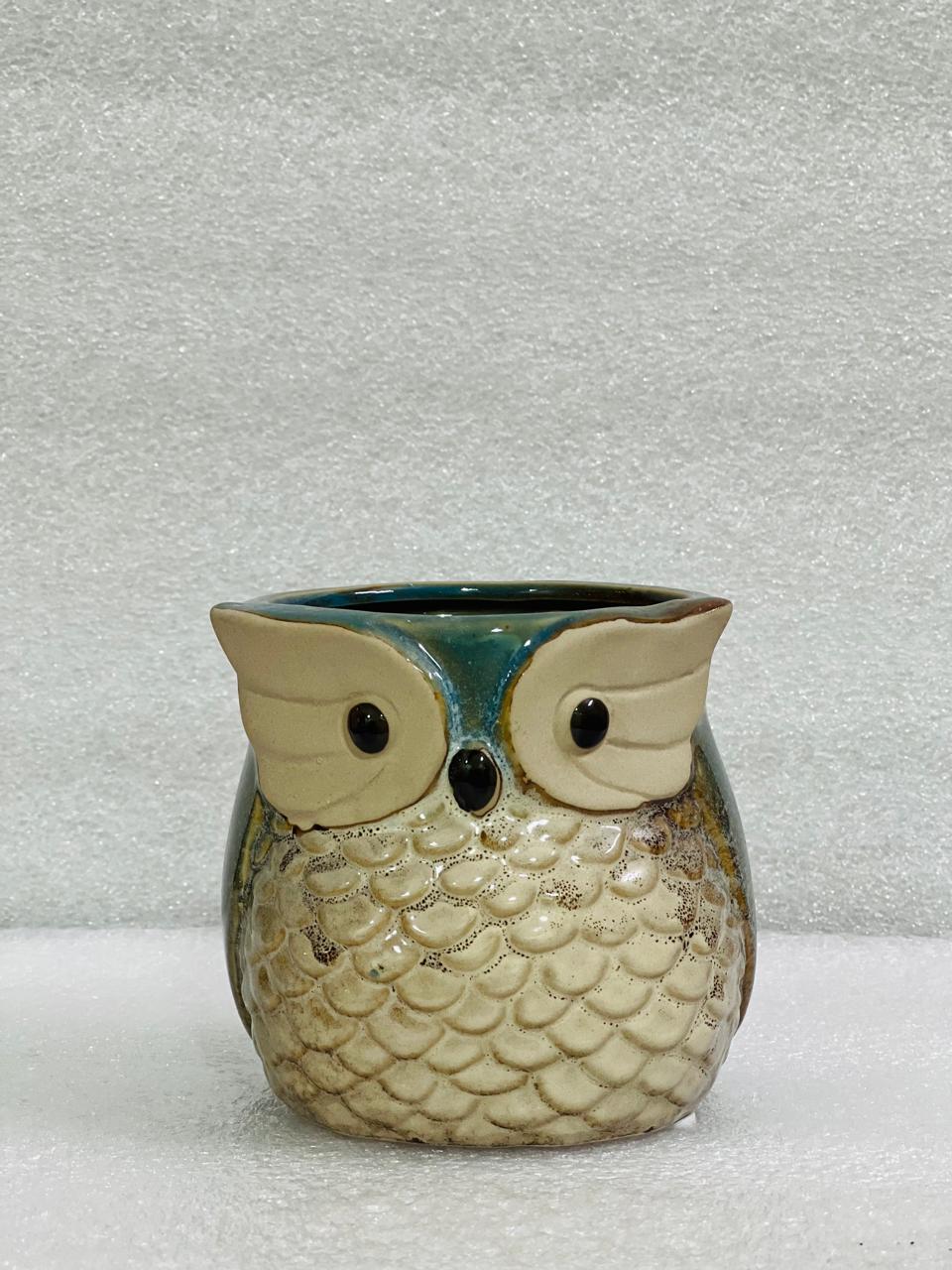 Owl planter Green / Ceramic pot