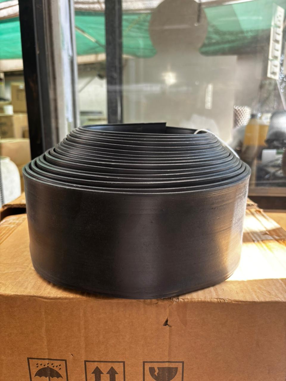 Plastic lawn edging 4 inch / garden boarder / grass boundary fence