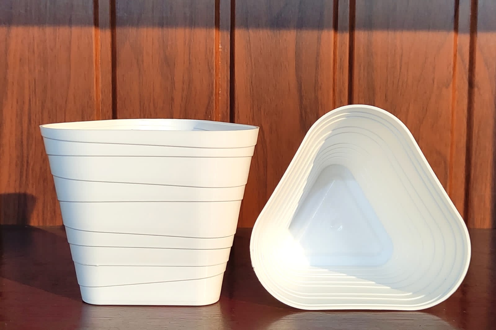 WHITE T POT  Set of 5 pots