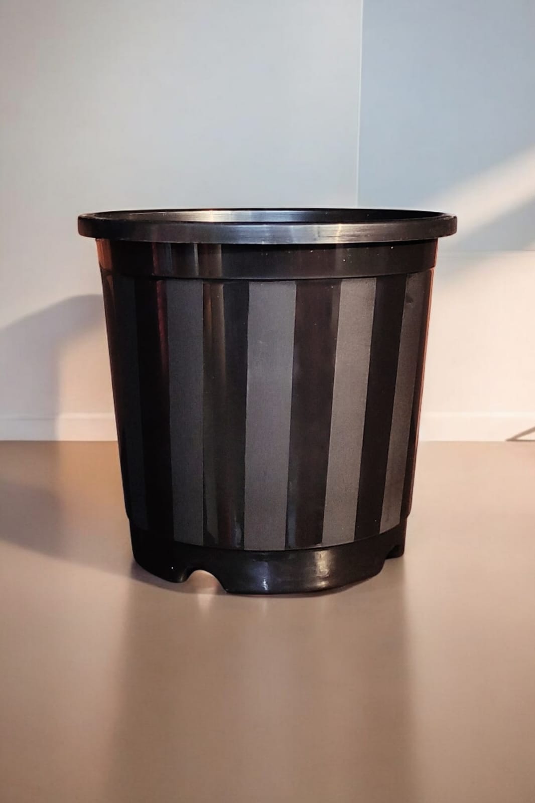 7 INCH LINE POT BLACK Set of 10 pots
