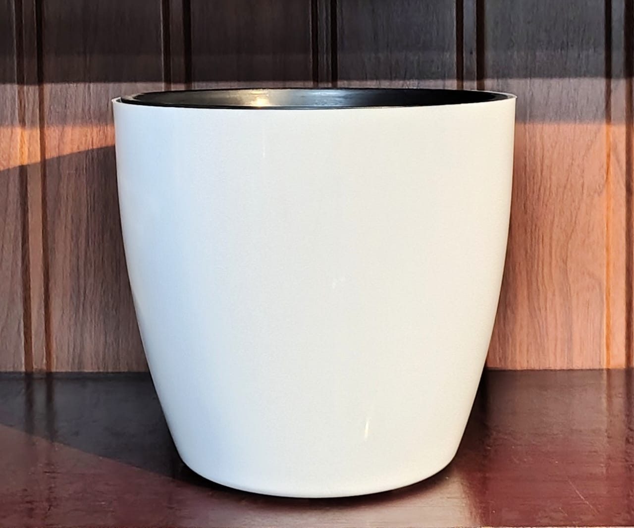 WHITE POT 8 INCH INDOOR SL
