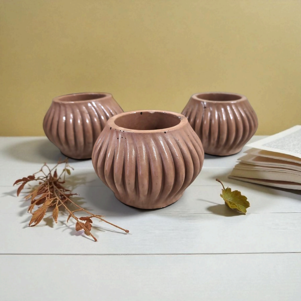 The Striped - 3.75"x3" | fluted | natural tones | earth freindly| concrete planter | Succulent desk planter